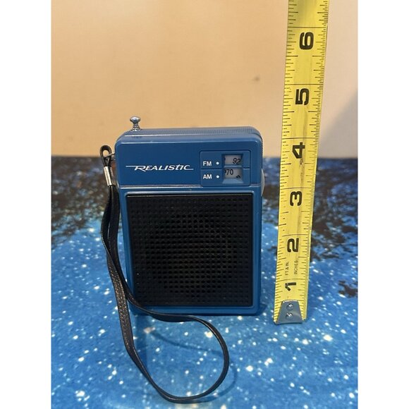 Vintage Realistic Radio - Picture 3 of 6